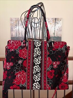 NEW Marie Quilted Red Black White Quilted Work Bag Shoulder Crossbody Super Nice